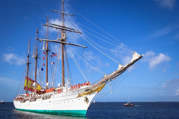 El Juan Sebastián Elcano recala en Salvador de Bahía