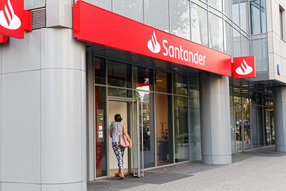 Santander cumple 25 años de labor social 