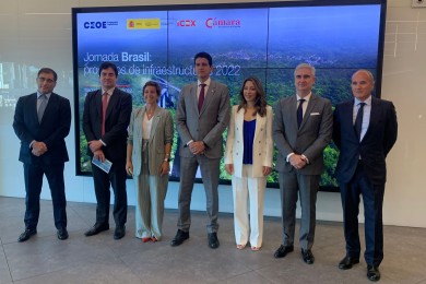 El Ministro de Infraestructuras de Brasil visita España